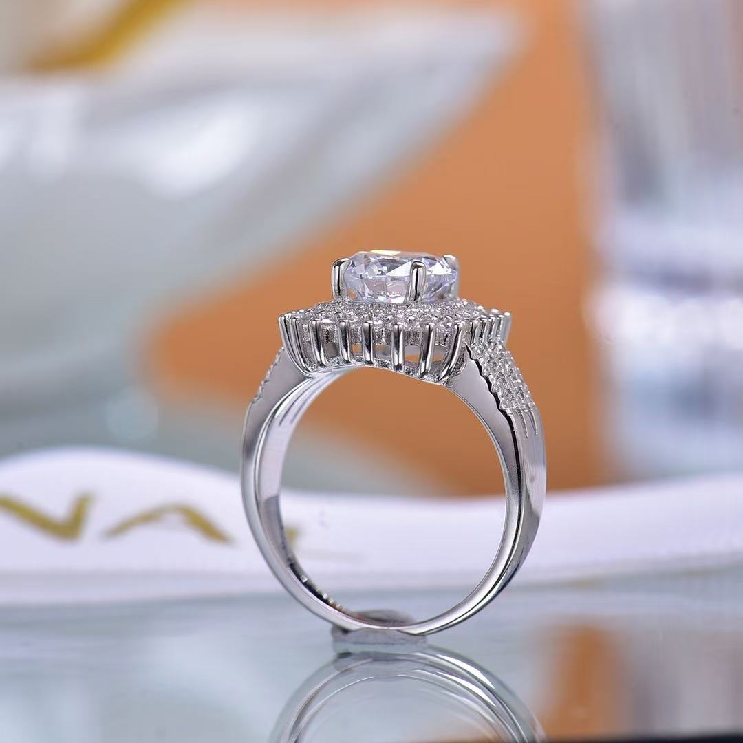 Majestic Queen’s 2.0ct Ring