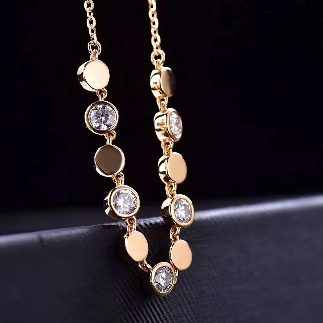 Stylish 18K Gold Necklace Moissanite Gemstone